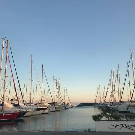 Вилла Seaside Your Finest Living Experiences